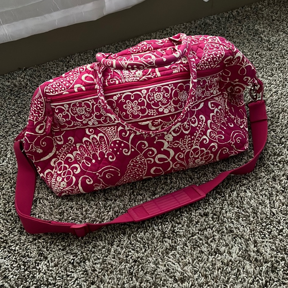 Vera Bradley Large Weekender Bag in Twirly Birds Pink